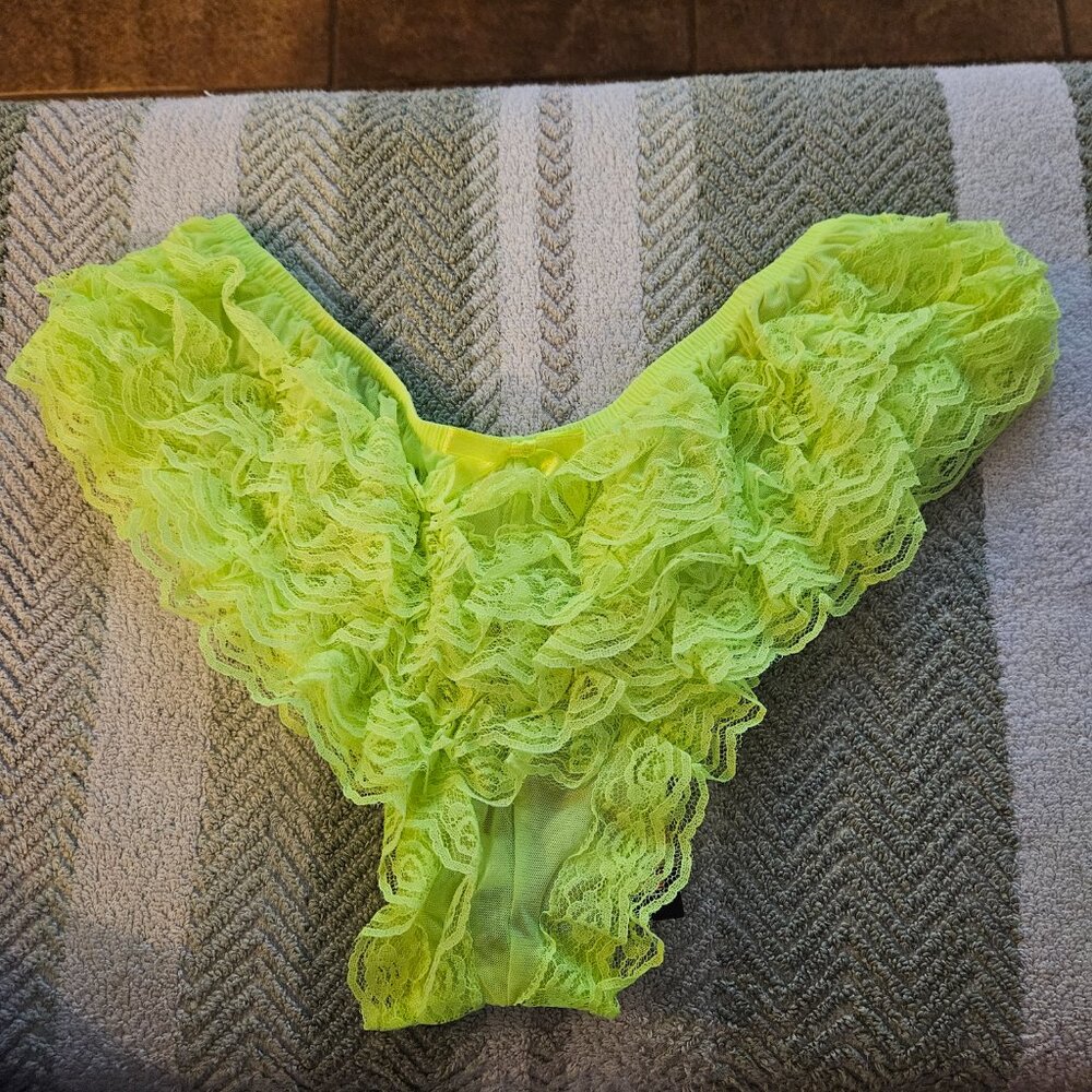 XL NWT Ruffled Rumba Booty Shorts Lime Green - Picture 2 of 14